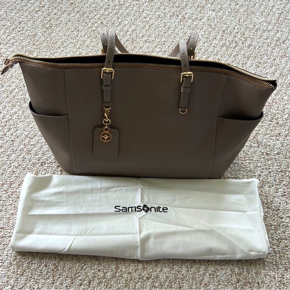 Samsonite Tan Laptop Bag with Classic Design